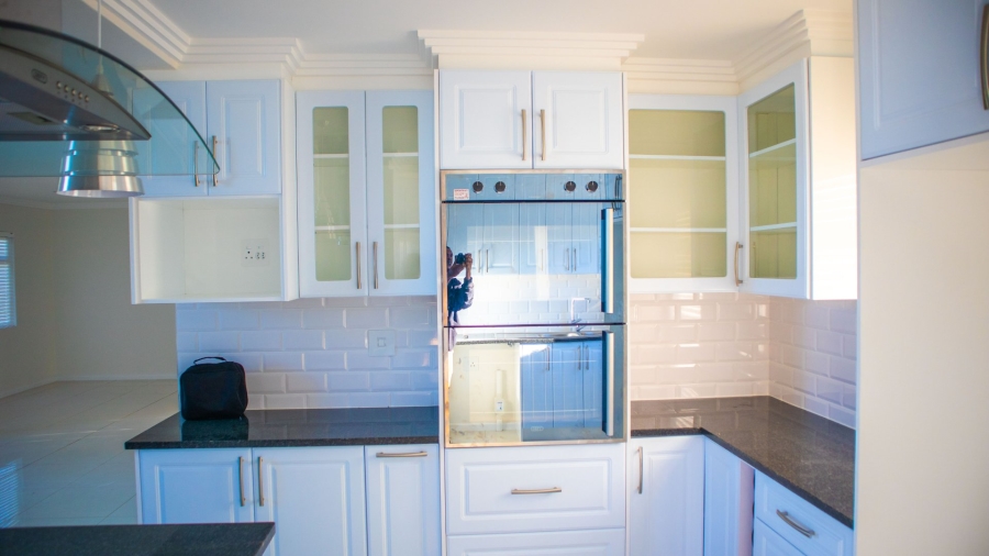 4 Bedroom Property for Sale in Kidds Beach Eastern Cape